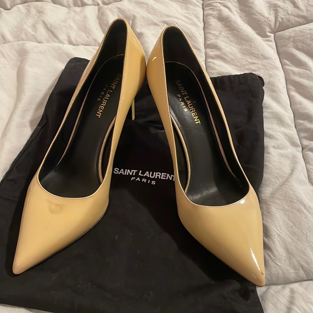 Saint Laurent pumps